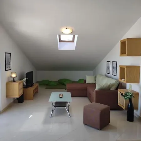 East Side Sea View Apartment Liznjan