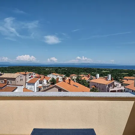 East Side Sea View *